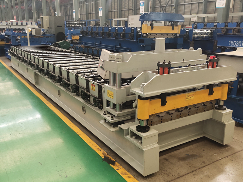 step tile roll forming machine